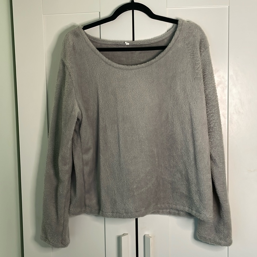 Shein Gray Plush Sweater - Size‎ Large